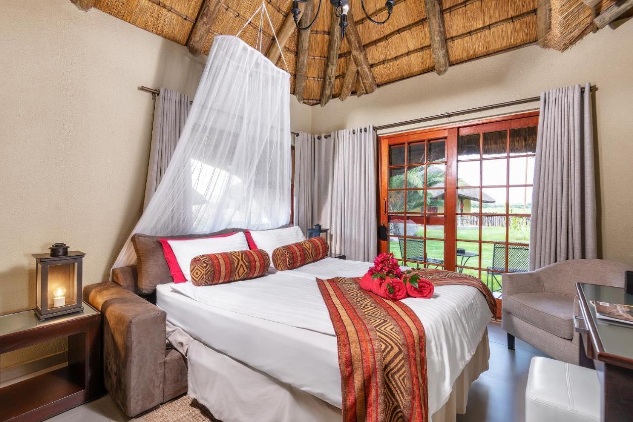 Frans Indongo Lodge Otjiwarongo Buitenkant foto