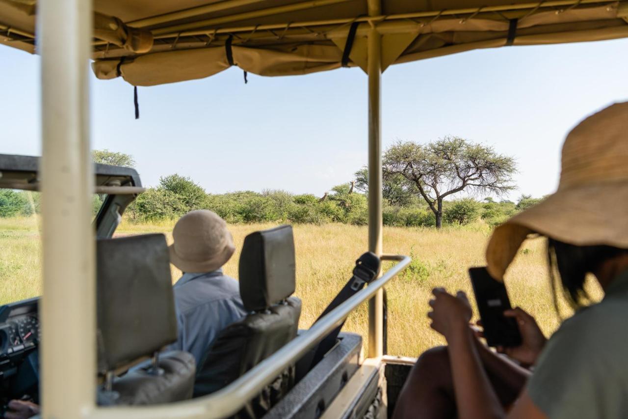 Frans Indongo Lodge Otjiwarongo Buitenkant foto