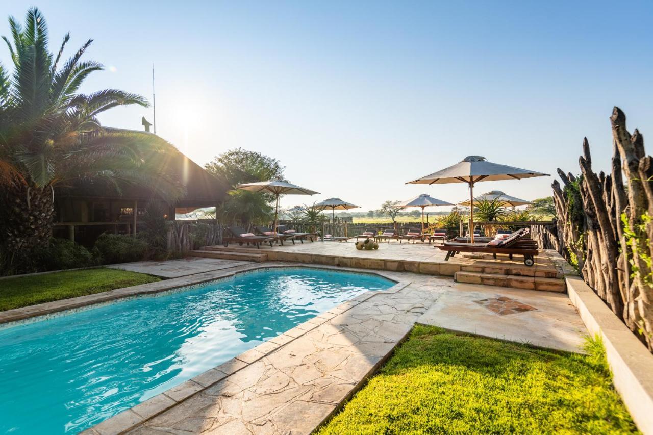 Frans Indongo Lodge Otjiwarongo Buitenkant foto