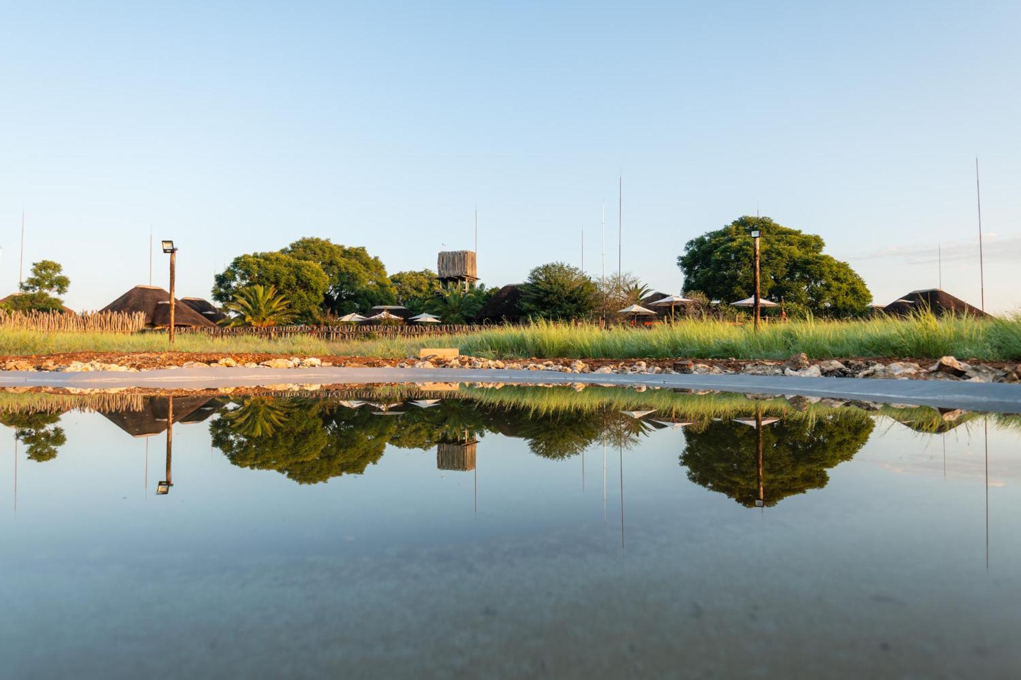 Frans Indongo Lodge Otjiwarongo Buitenkant foto
