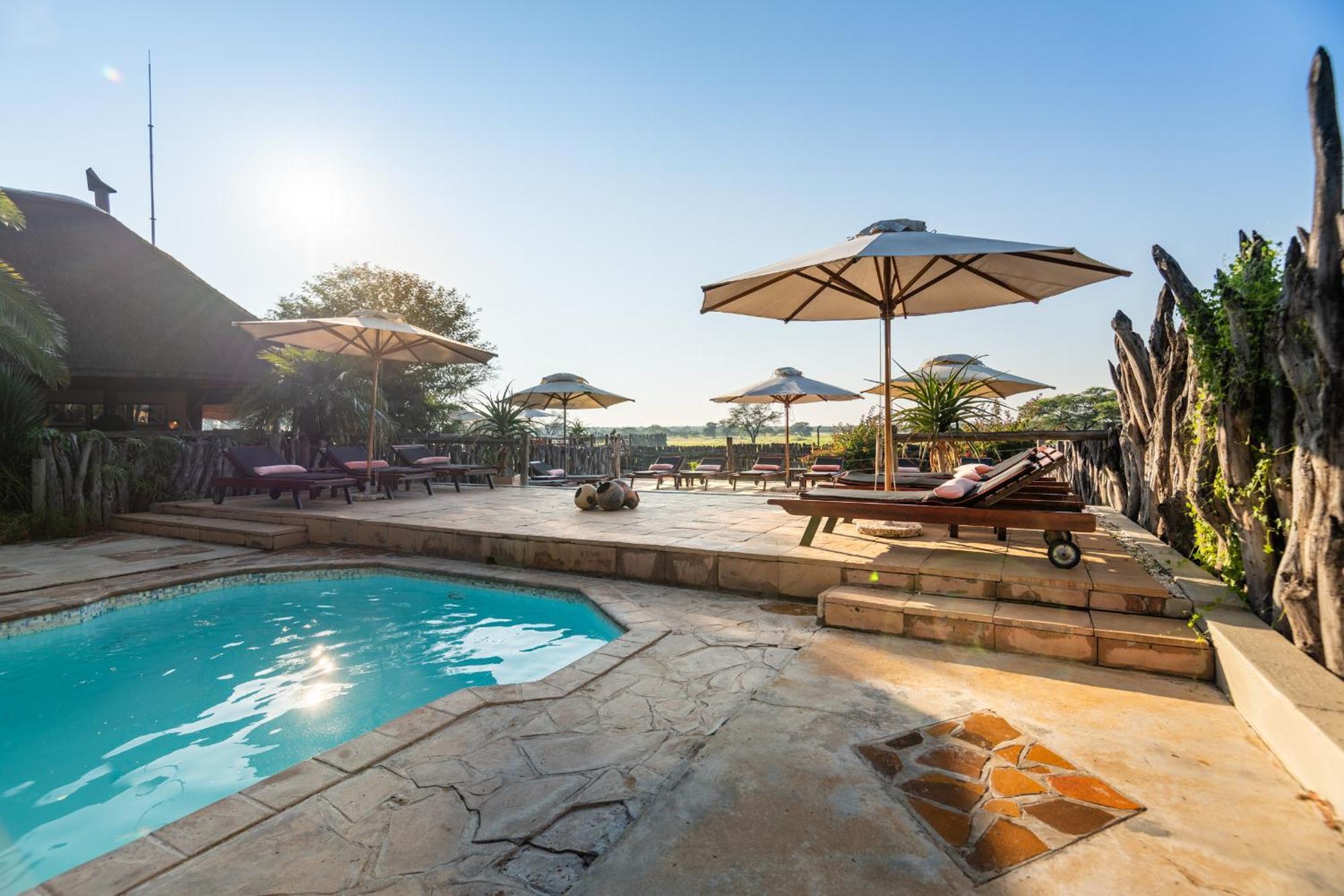 Frans Indongo Lodge Otjiwarongo Buitenkant foto