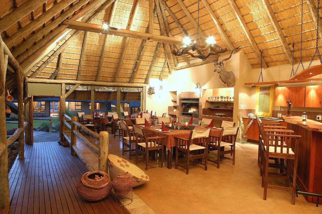 Frans Indongo Lodge Otjiwarongo Buitenkant foto