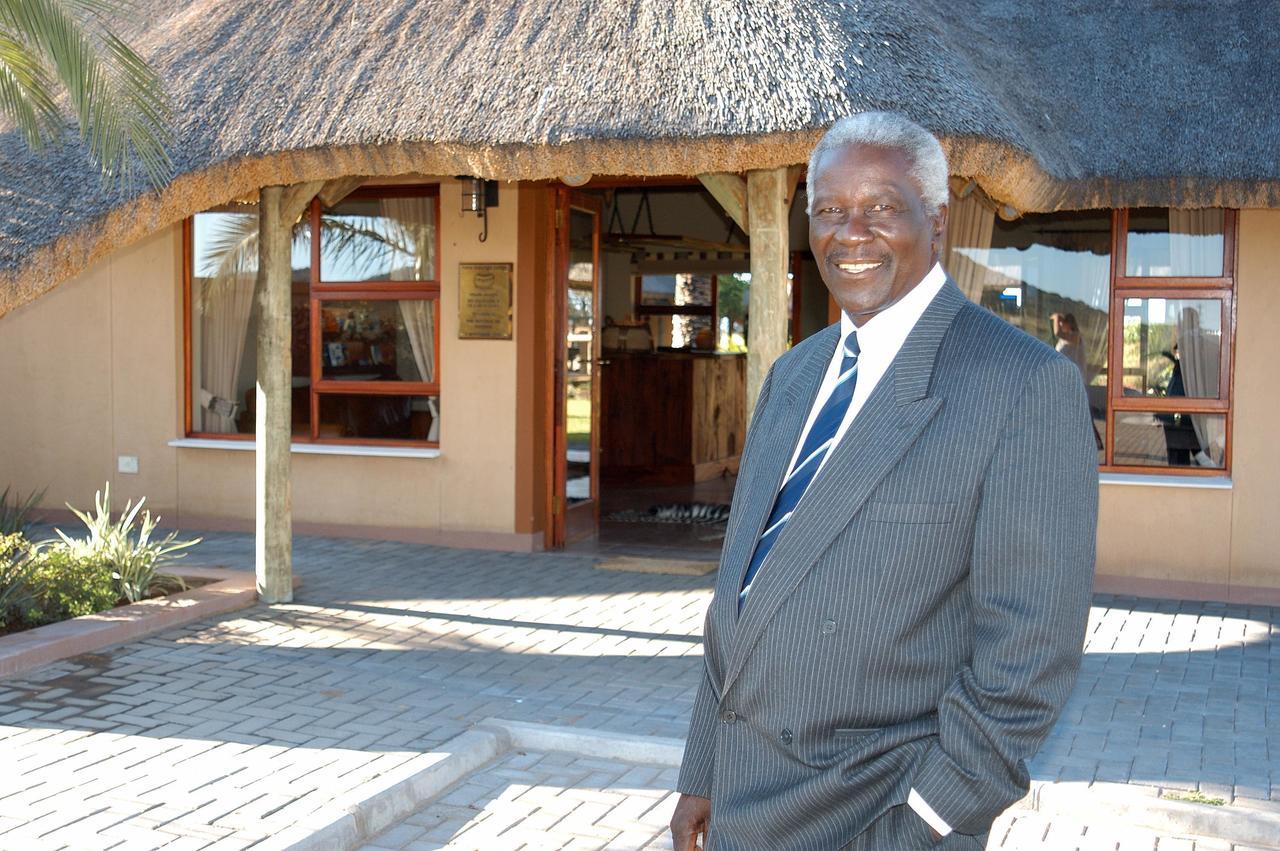Frans Indongo Lodge Otjiwarongo Buitenkant foto