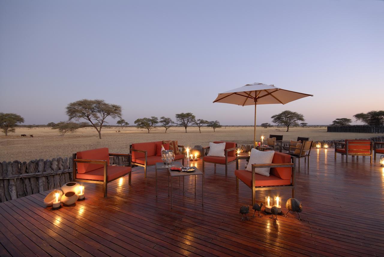 Frans Indongo Lodge Otjiwarongo Buitenkant foto