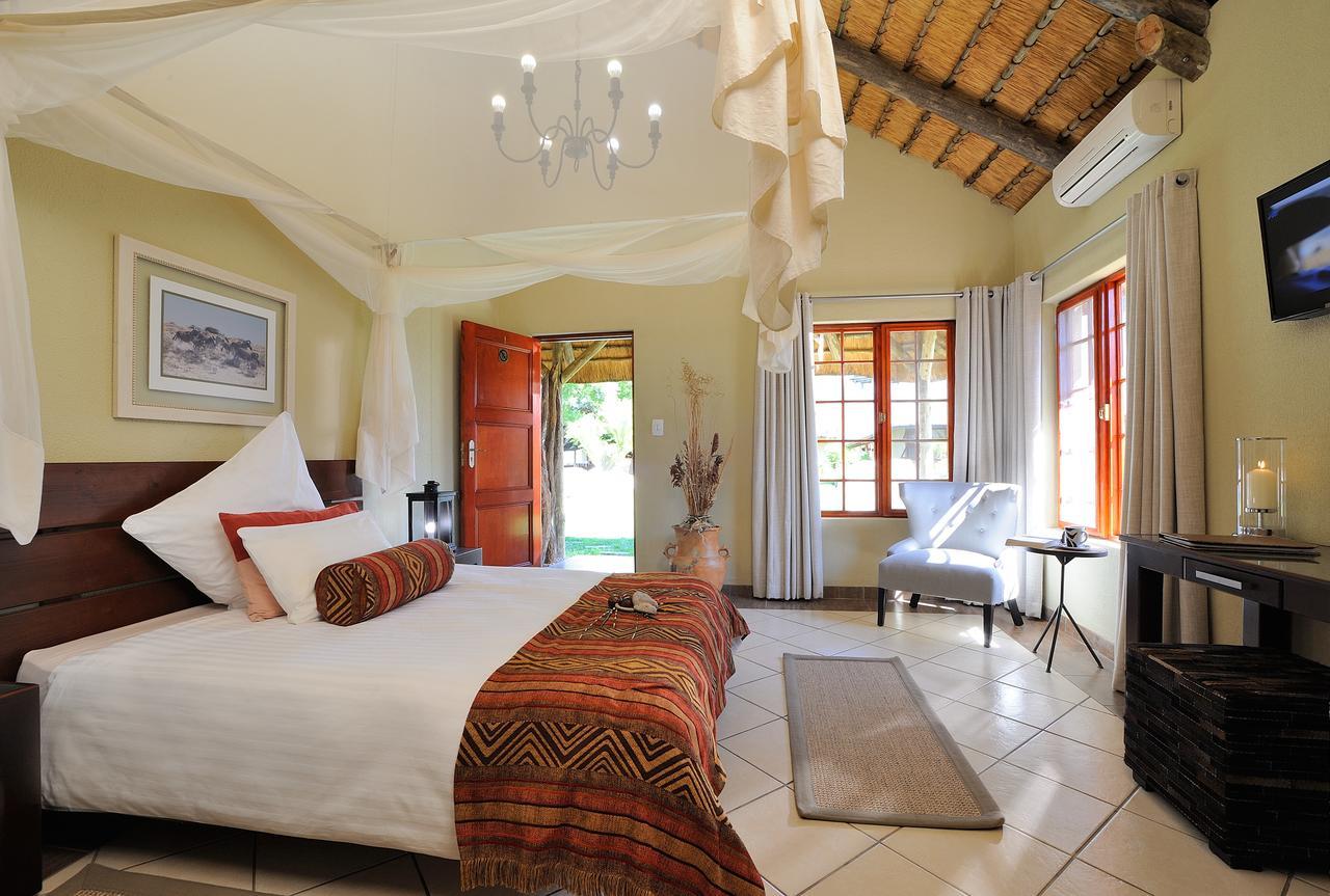 Frans Indongo Lodge Otjiwarongo Buitenkant foto
