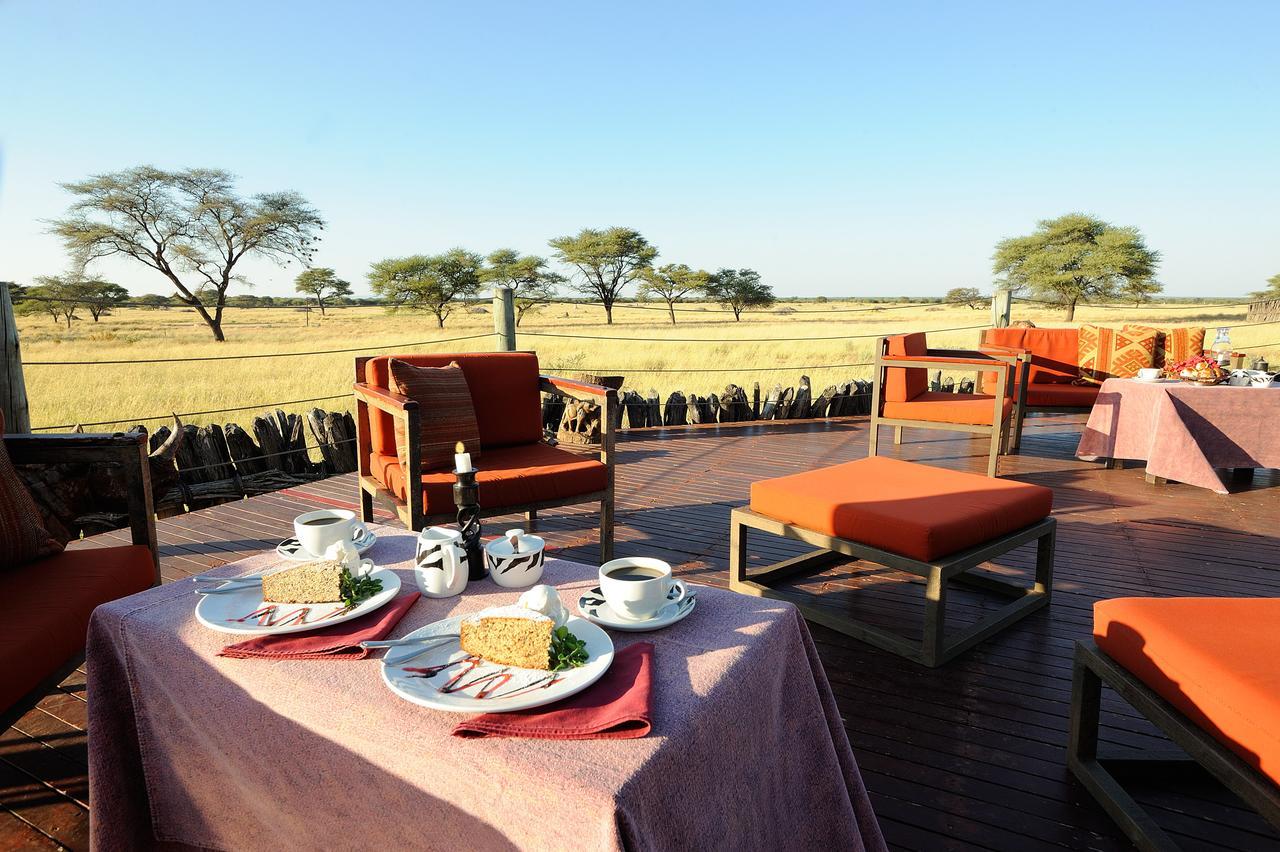Frans Indongo Lodge Otjiwarongo Buitenkant foto
