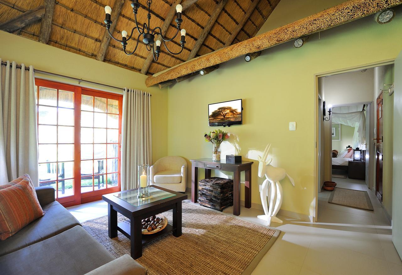 Frans Indongo Lodge Otjiwarongo Buitenkant foto
