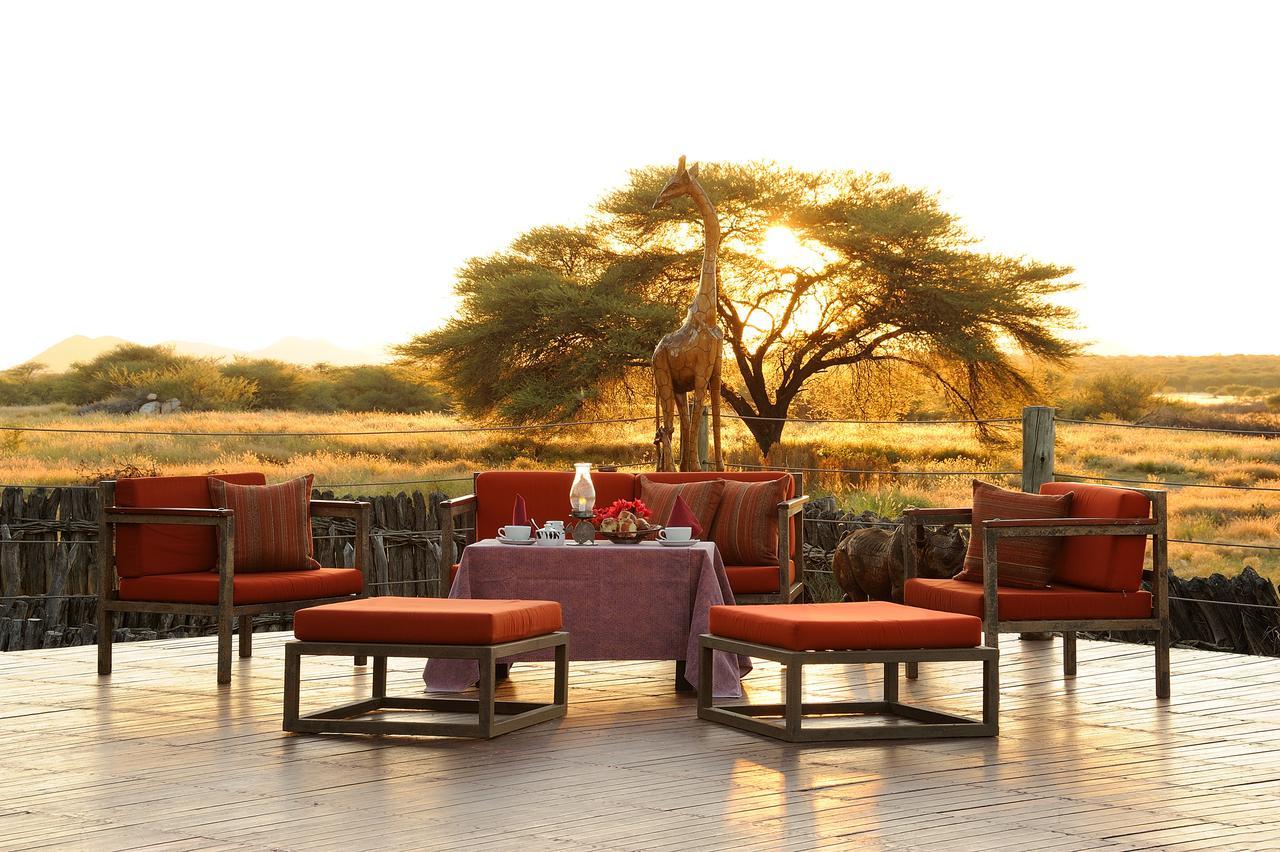 Frans Indongo Lodge Otjiwarongo Buitenkant foto